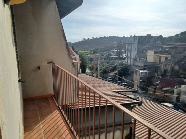casa indipendente in vendita a Messina