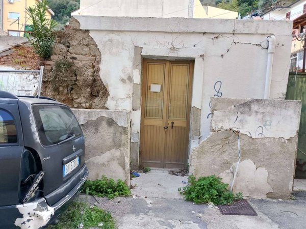 casa indipendente in vendita a Messina in zona Gazzi