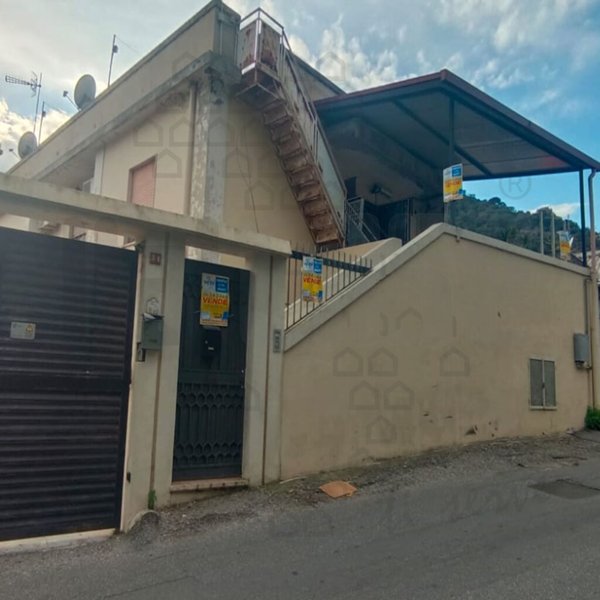 casa indipendente in vendita a Messina in zona Santissima Annunziata