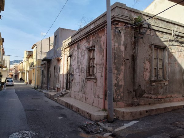 casa indipendente in vendita a Messina in zona Centro Storico