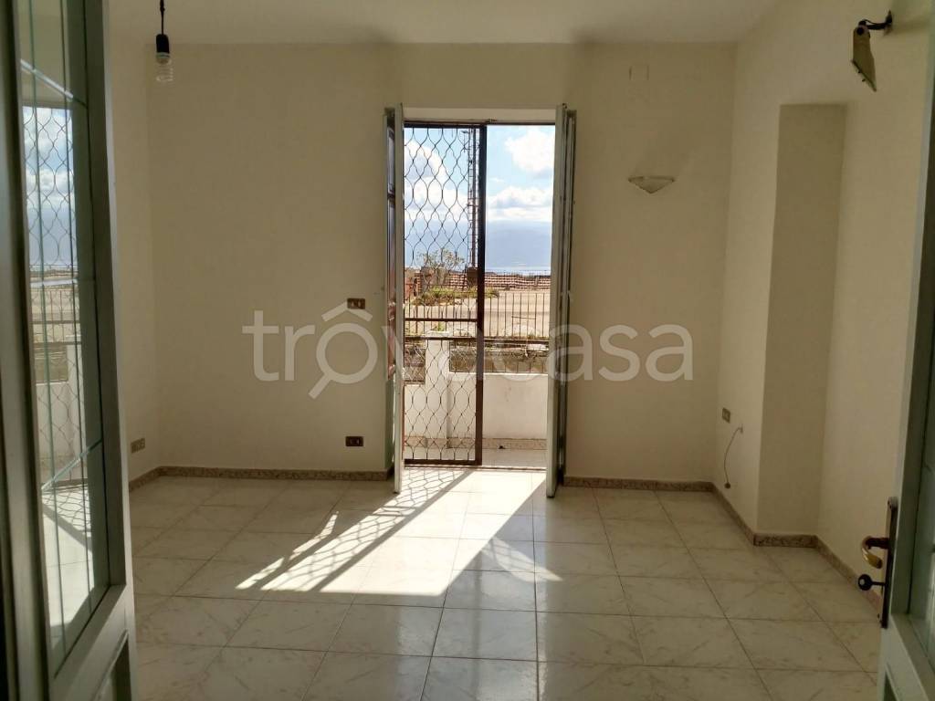 appartamento in vendita a Messina in zona Camaro