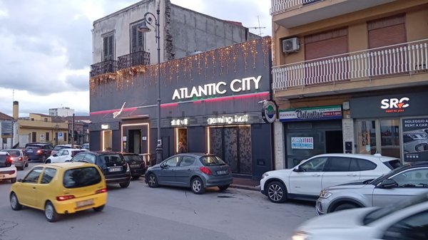 locale commerciale in vendita a Milazzo