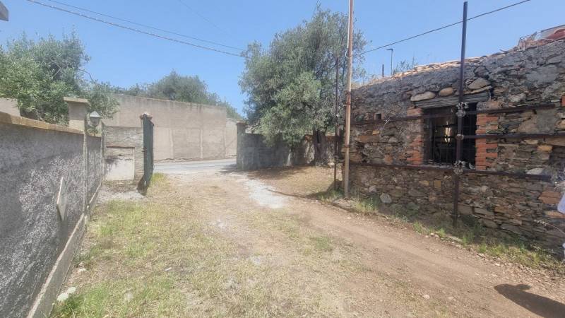 locale di sgombero in vendita a Milazzo