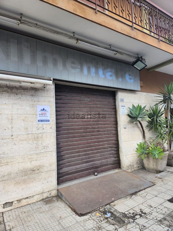 locale commerciale in vendita a Milazzo