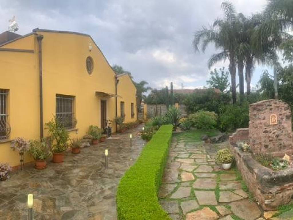 casa indipendente in vendita a Milazzo in zona Santa Marina