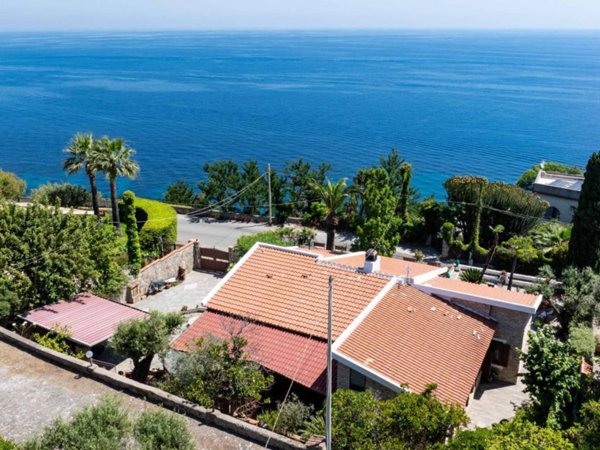 casa indipendente in vendita a Milazzo in zona Capo Milazzo