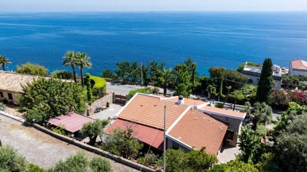 casa indipendente in vendita a Milazzo in zona Capo Milazzo