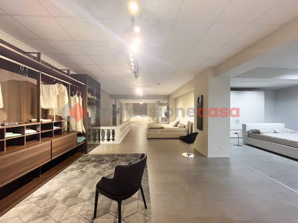 locale di sgombero in vendita a Milazzo