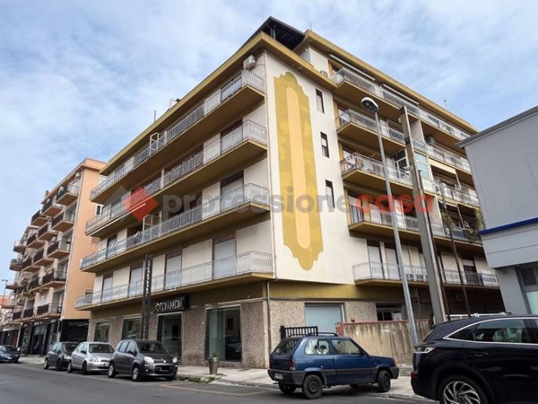 locale commerciale in vendita a Milazzo