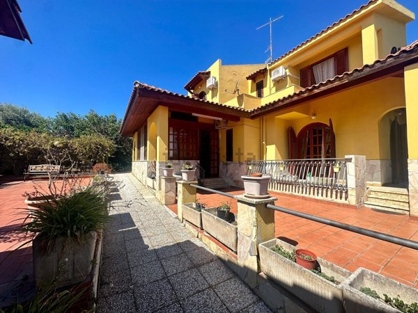 casa indipendente in vendita a Milazzo in zona Capo Milazzo