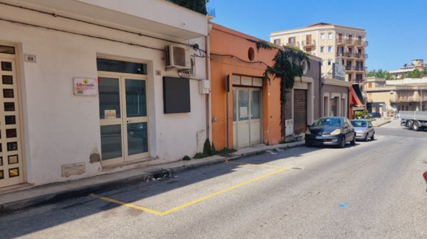 locale commerciale in vendita a Milazzo