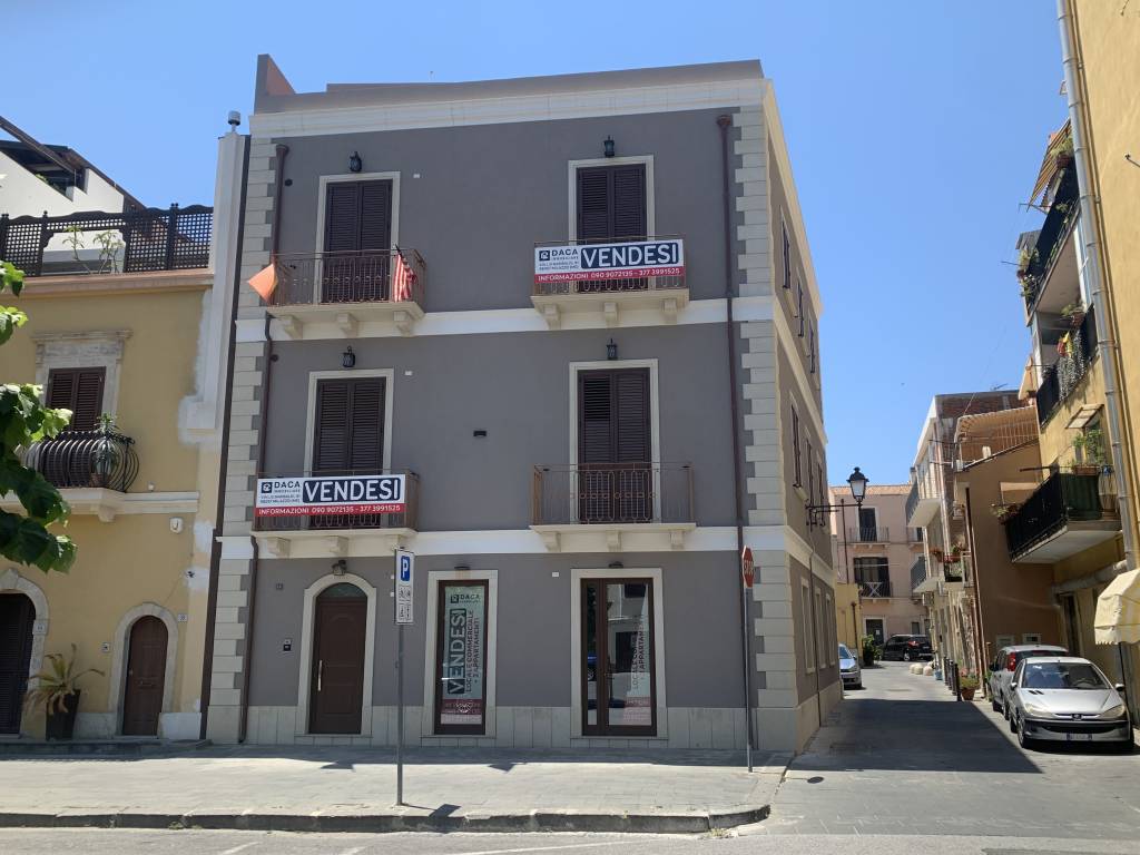 intera palazzina in vendita a Milazzo