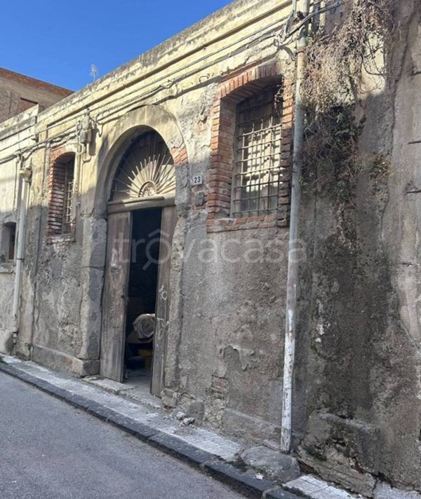 locale commerciale in vendita a Milazzo