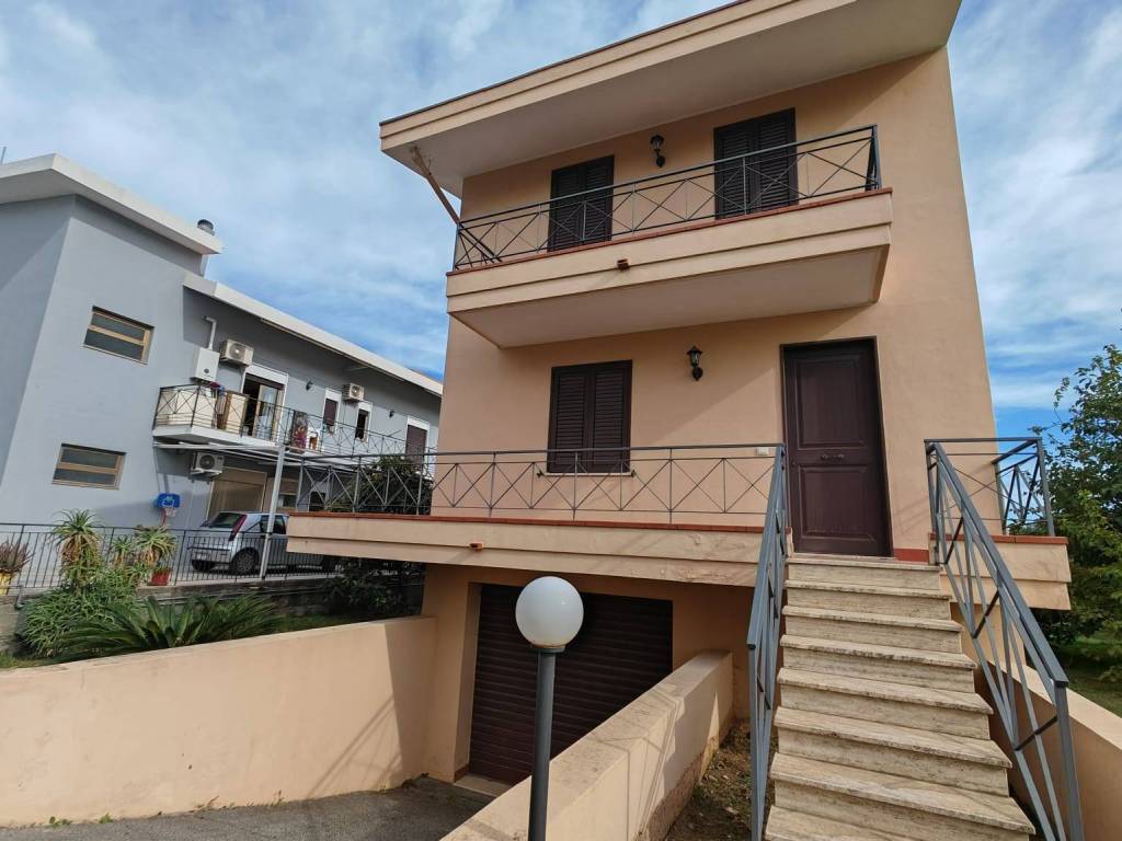 casa indipendente in vendita a Milazzo in zona San Pietro