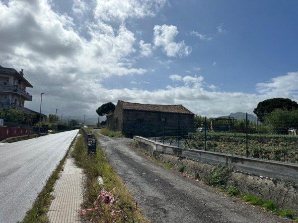locale di sgombero in vendita a Milazzo
