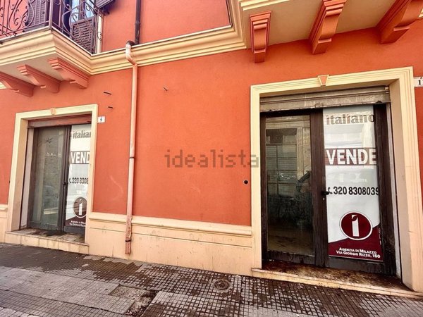 locale commerciale in vendita a Milazzo
