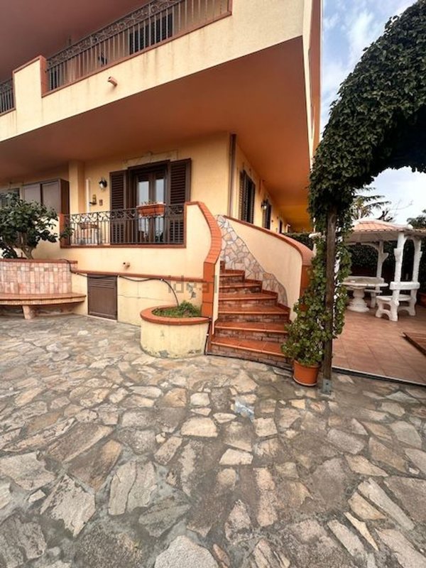 casa indipendente in vendita a Milazzo in zona Scaccia