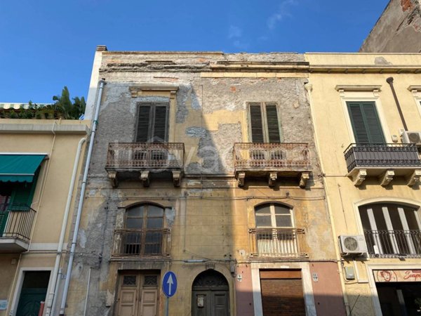 locale commerciale in vendita a Milazzo