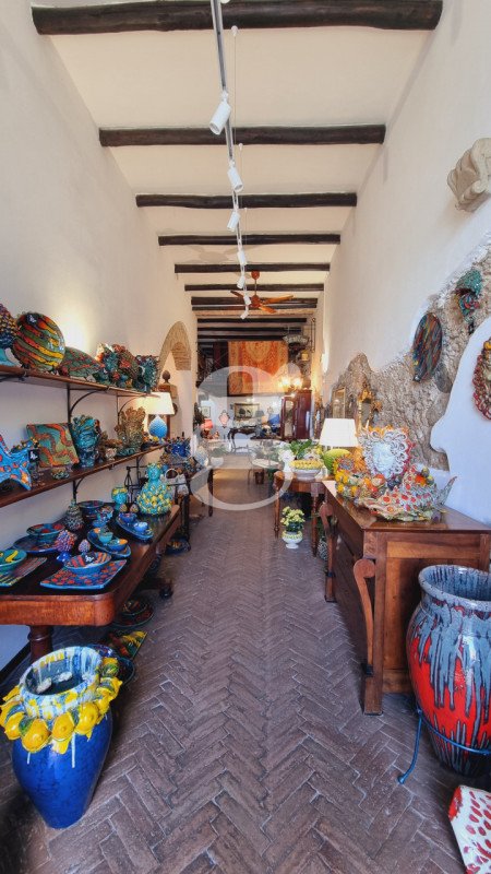 locale commerciale in vendita a Milazzo