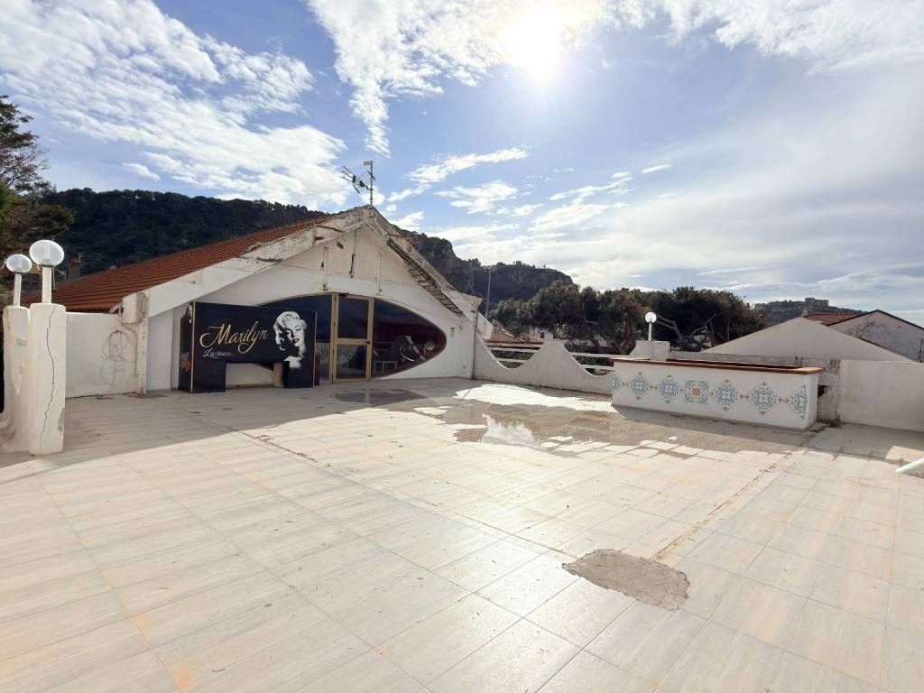 negozio in vendita a Milazzo in zona Capo Milazzo