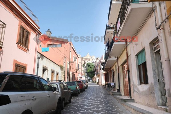 casa indipendente in vendita a Milazzo in zona San Giovanni
