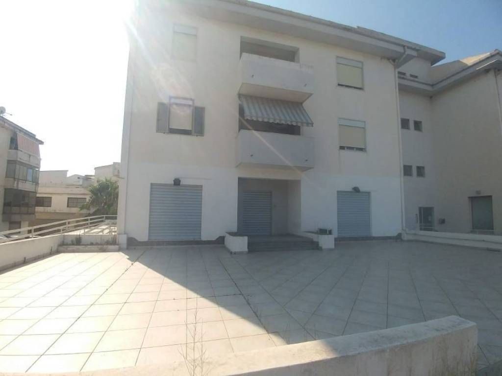 negozio in vendita a Milazzo in zona San Pietro