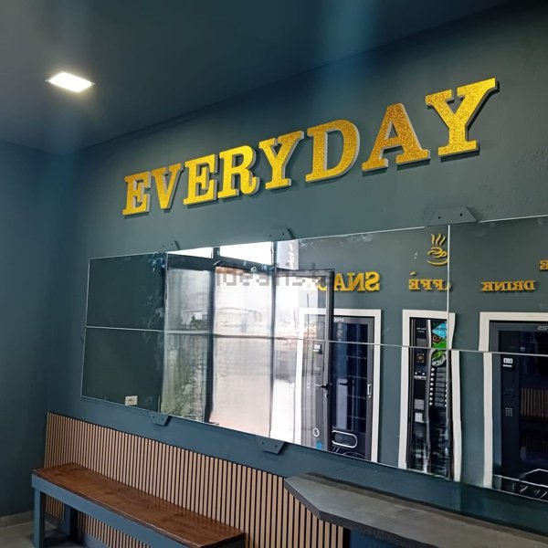 locale commerciale in vendita a Milazzo