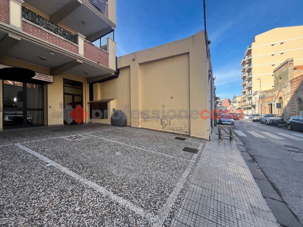 locale commerciale in vendita a Milazzo