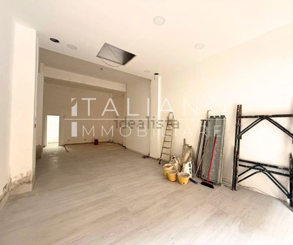 locale commerciale in vendita a Milazzo