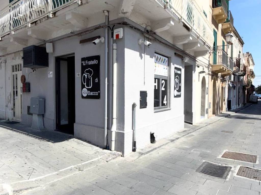 locale commerciale in vendita a Milazzo