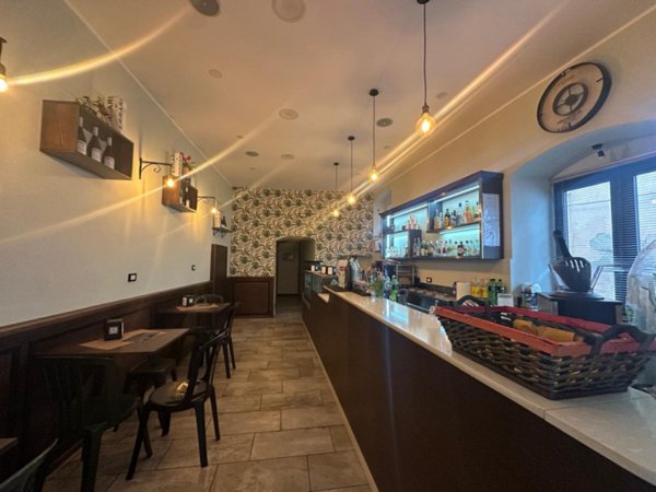 locale commerciale in vendita a Milazzo