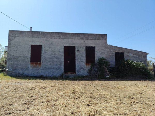 locale commerciale in vendita a Milazzo in zona San Pietro