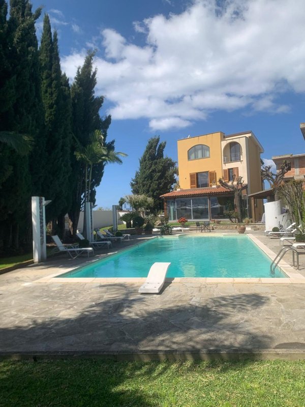 casa indipendente in vendita a Milazzo in zona Scaccia