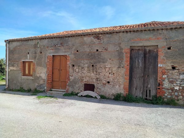 pentavano in vendita a Milazzo in zona Santa Marina