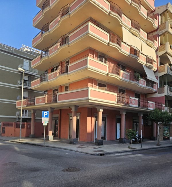 locale commerciale in vendita a Milazzo in zona San Giovanni