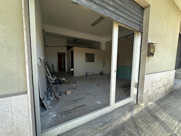 locale commerciale in vendita a Milazzo in zona San Giovanni