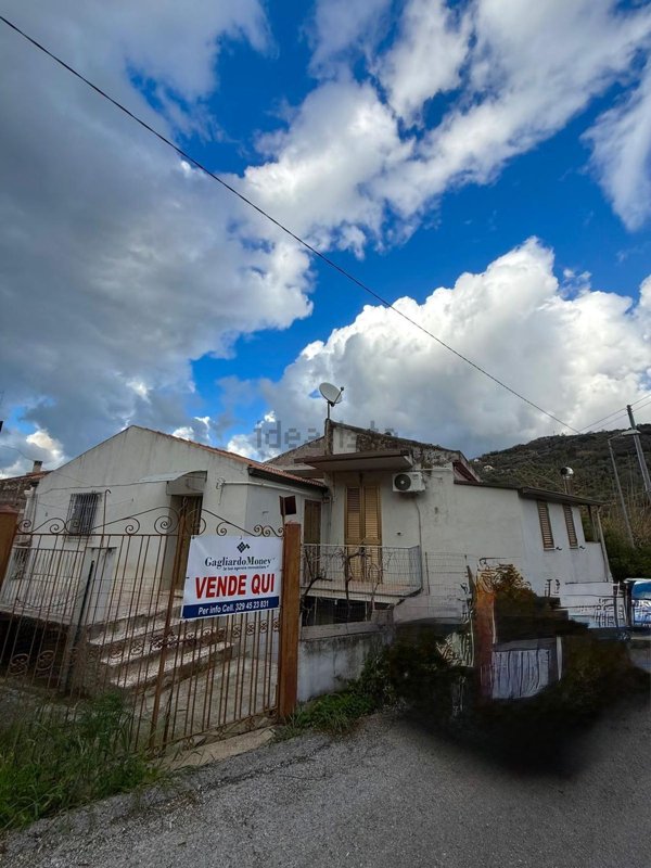 casa indipendente in vendita a Militello Rosmarino in zona Ferretta