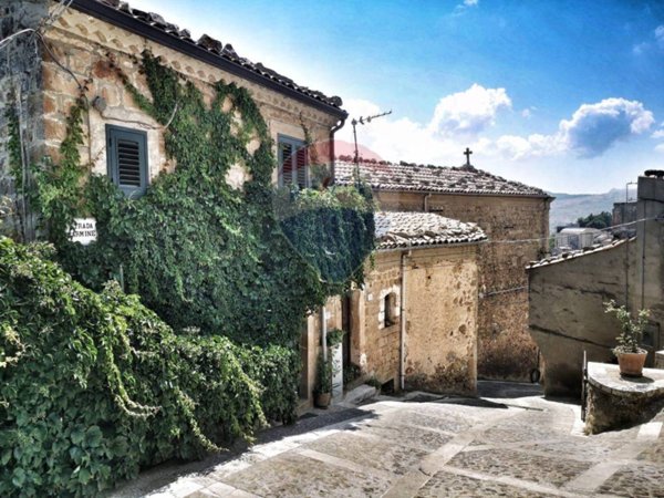 casa indipendente in vendita a Mistretta