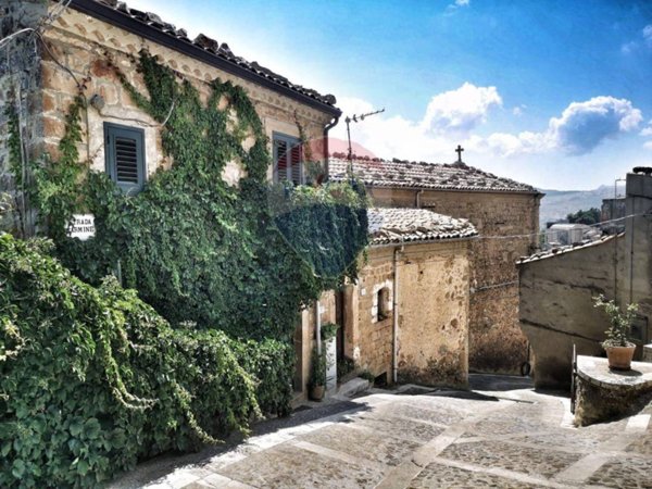 casa indipendente in vendita a Mistretta