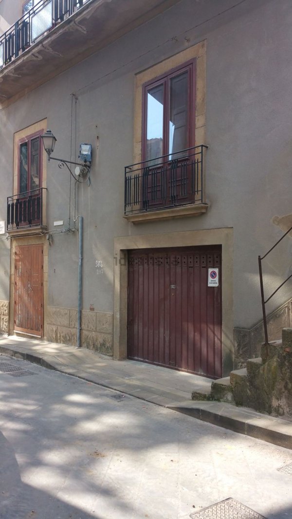 pentavano in vendita a Mistretta