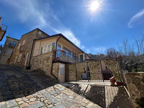 casa indipendente in vendita a Mistretta