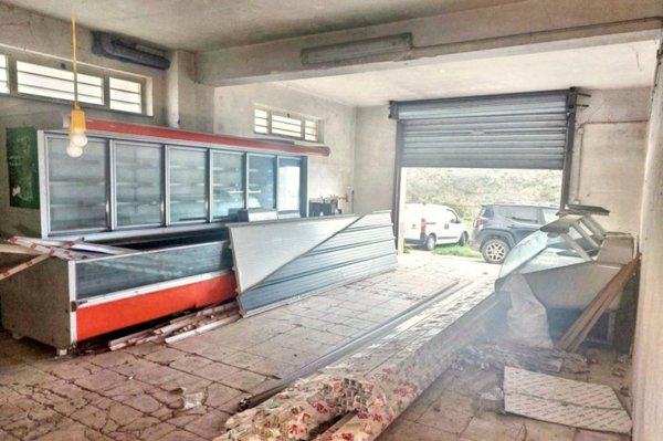 locale di sgombero in vendita a Mistretta