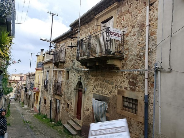 casa semindipendente in vendita a Mistretta