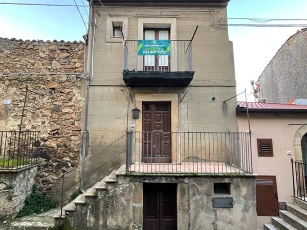 casa indipendente in vendita a Mistretta