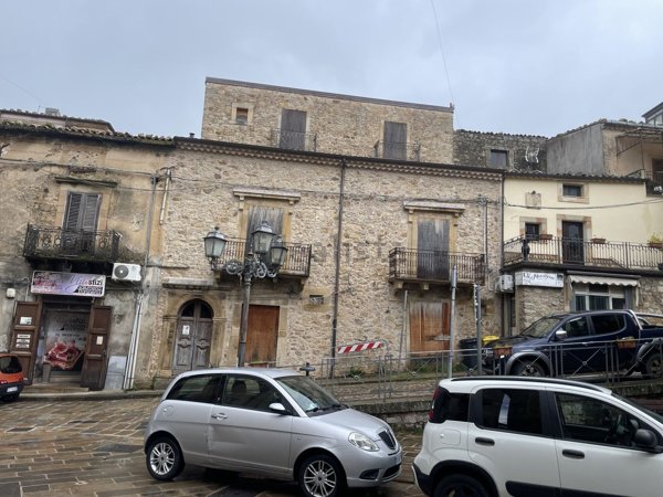 casa indipendente in vendita a Mistretta
