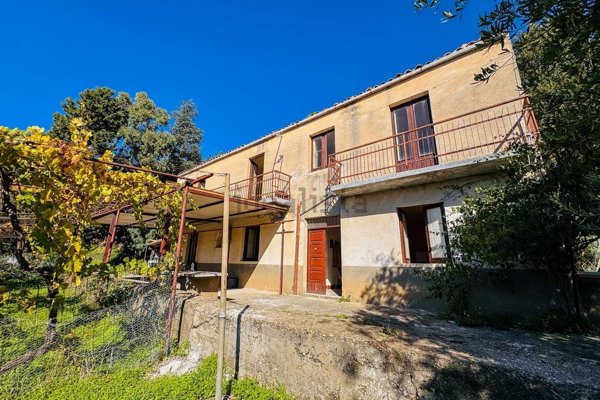 casa indipendente in vendita a Mistretta