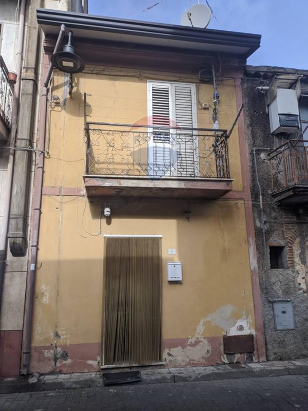 casa indipendente in vendita a Moio Alcantara