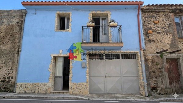 esavano in vendita a Moio Alcantara