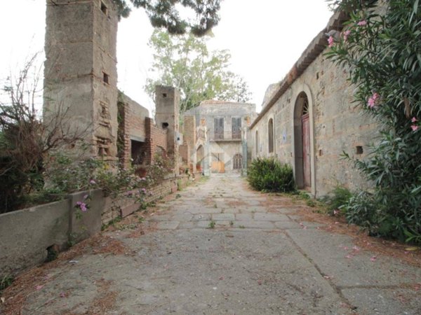 casa indipendente in vendita a Monforte San Giorgio in zona Monforte Marina