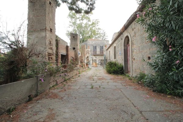 casa indipendente in vendita a Monforte San Giorgio in zona Monforte Marina
